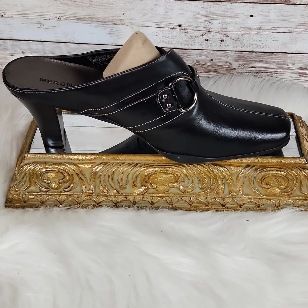 Merona, Women's Black Stick in heels with white top stitch and silver ha… - Picture 2 of 11